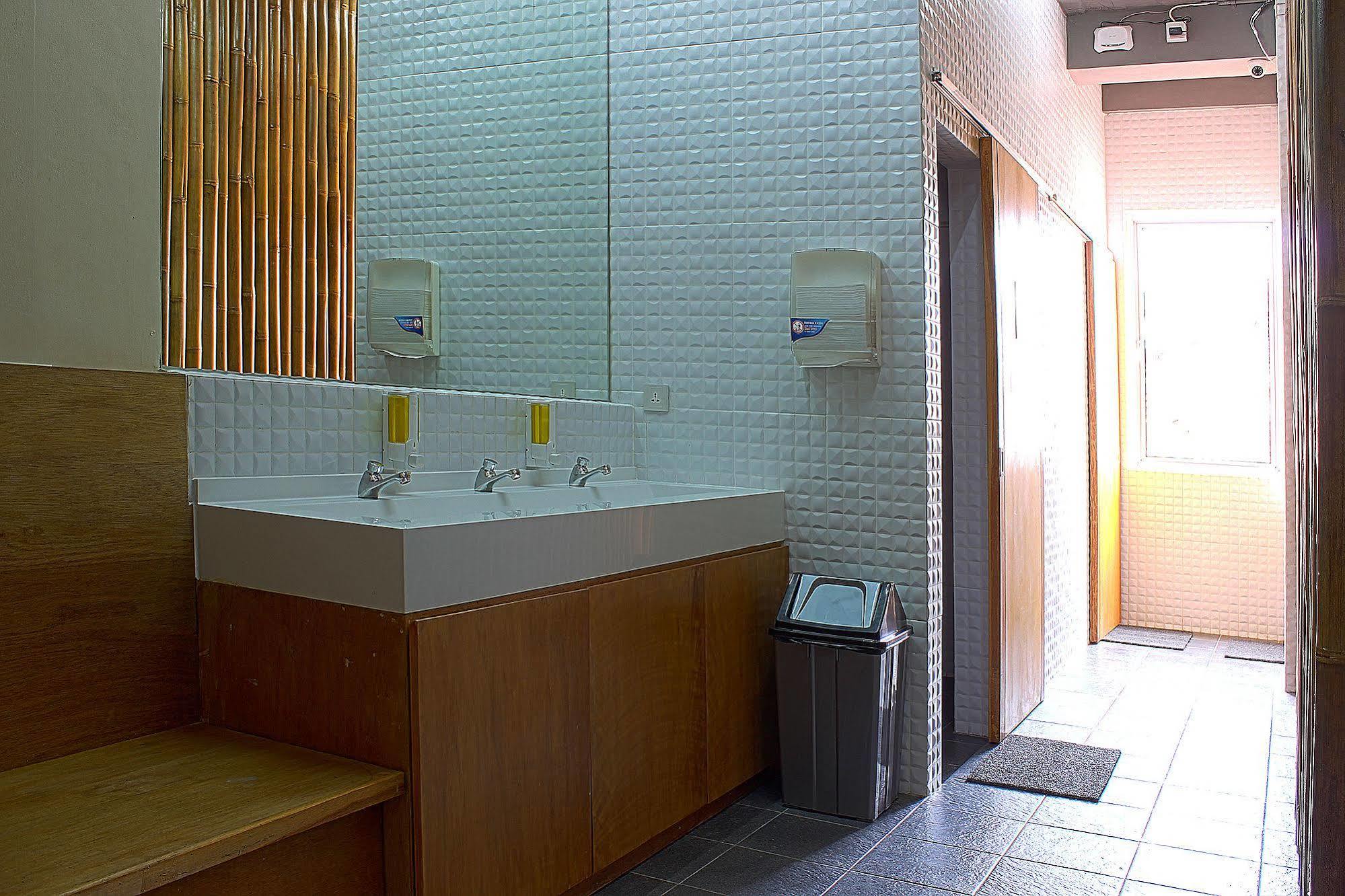 Teduh Hostel Kota Tua Jakarta Luaran gambar